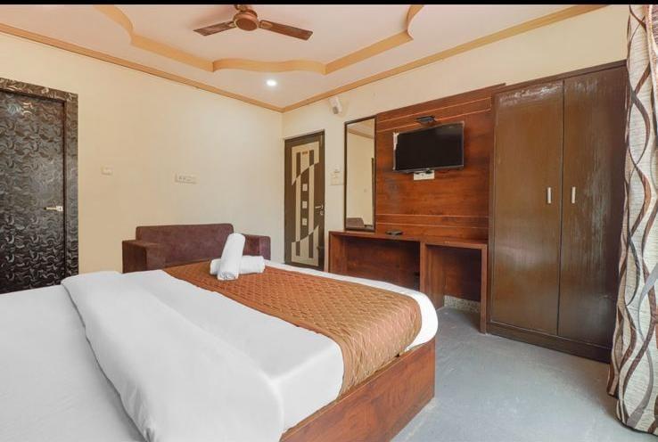 Deluxe Room - Hotel Ganga Palace Haridwar